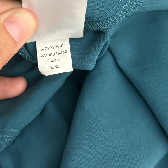 Athleta Levitate Poplin Tank - Picture 9 of 9